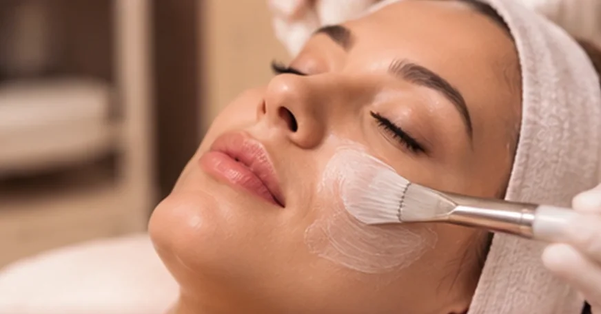 Estética facial em Santos/SP: limpeza de pele e hidratação
